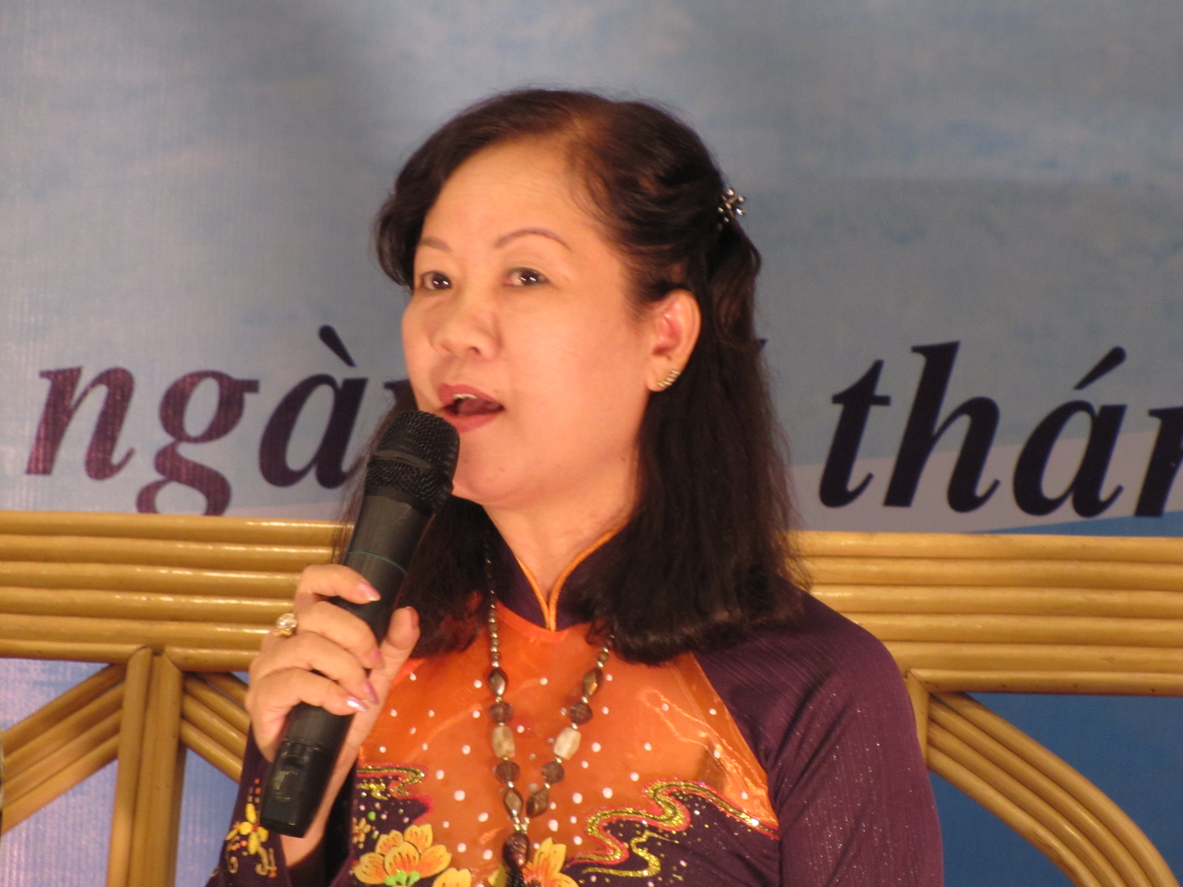 Phấn đấu không mệt mỏi vì sự nghiệp trồng người